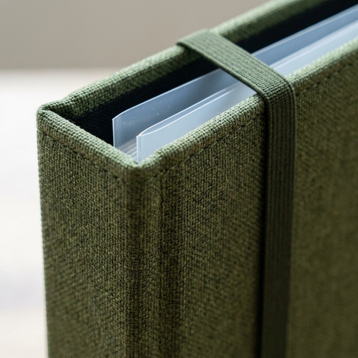 Cozoy Mixed-Pocket Ticket Storage Album 80 Sleeves Moss - Detail view