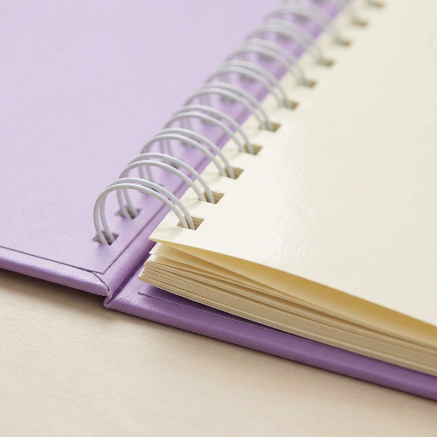 Cozoy Spiral Sticker Storage Album 40 Pages Lilac - Detail view